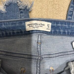 The super skinny ankle, high-rise Abercrombie and Fitch size 4 short